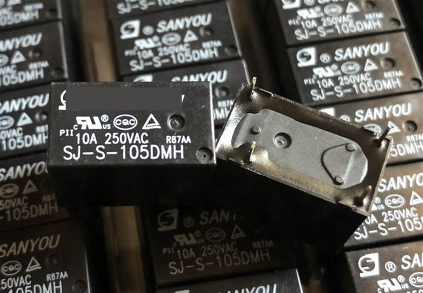Relé 4 pines de alta capacidad 10A con conmutación estable de 5V 2