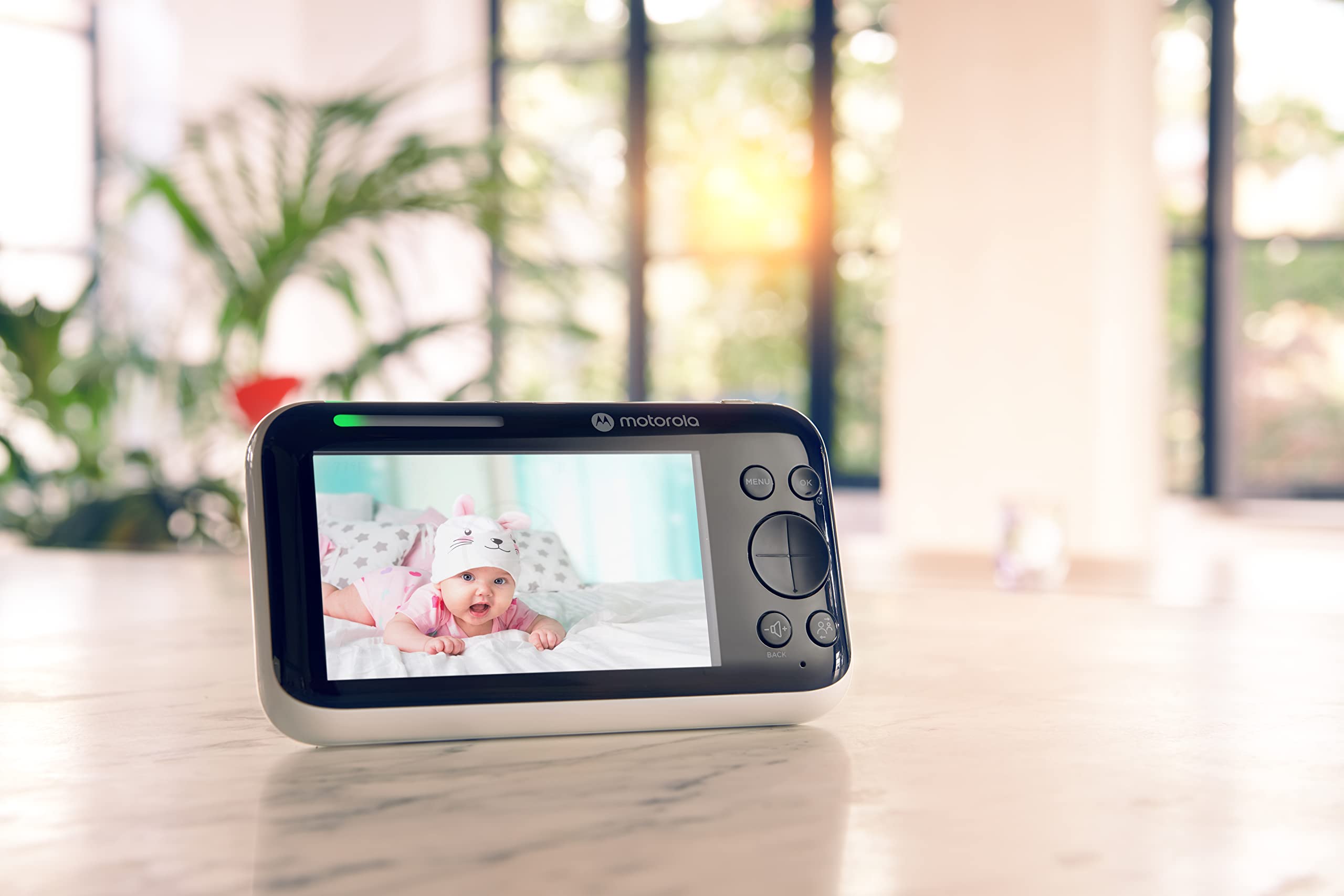 Motorola Nursery PIP1500 Vigilabebés con Cámara, Unidad de Padres de 5 pulgadas, Comunicación Bidireccional, Temperatura Ambiente, Visión Nocturna por Infrarrojos, Alcance de 300 m