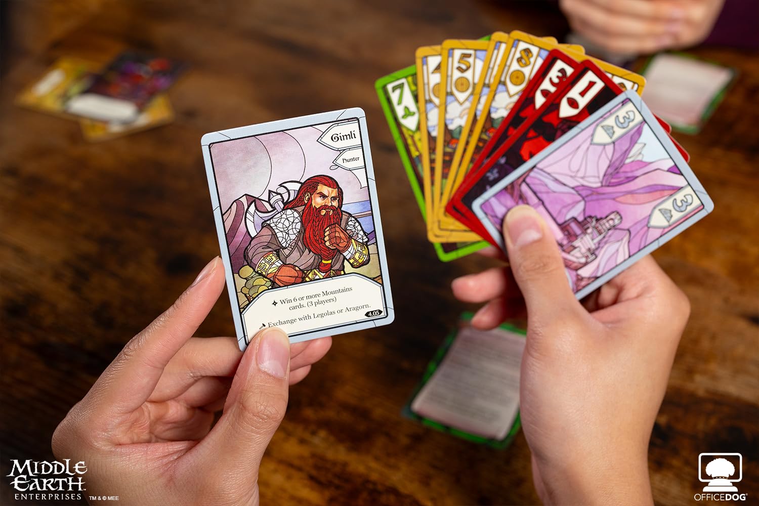 Asmodee | Le Seigneur des Anneaux: Les Deux Towers: Trick-Taking Game | Jeu de cartes coopératif | Âge 10+ | 1-4 joueurs | 20+ minutes de temps de jeu en anglais