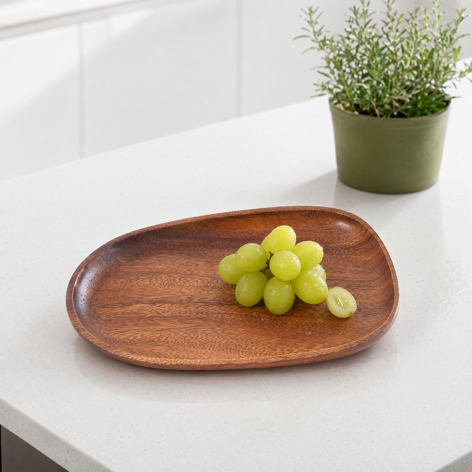 Quoravel Wooden Fruit Serving Board, Smooth Surface Snack Tray for Cheese & Charcuterie, Easy to Clean Acacia Wood Platter for Party, Kitchen Counter, Home Decor E