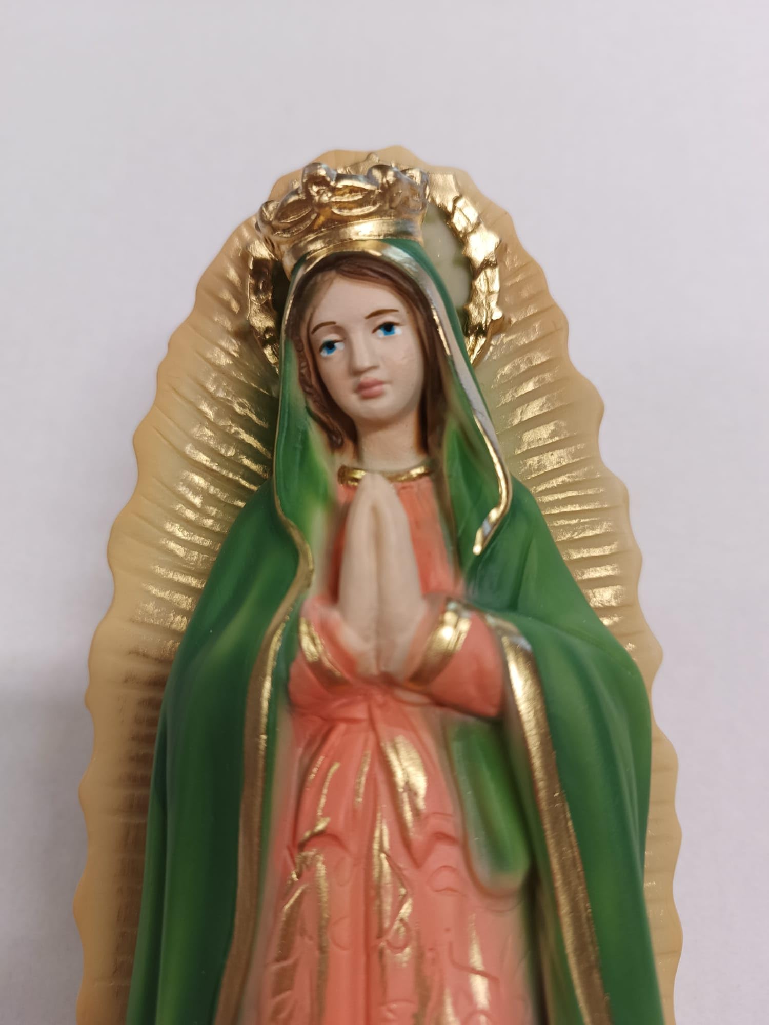 Generico Arte Sacra Caravaggio Statua di Guadalupe cm 30 (11,81 inches) in marmo resina piena decorata a mano di produzione artigianale italiana