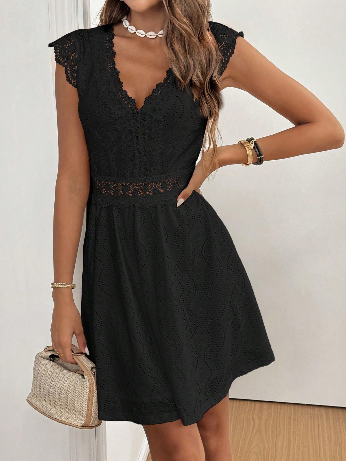 SweatyRocks Vestido de mujer elegante con líneas A, vestido de encaje con volantes, vestido corto de fiesta, vestido informal con cuello en V