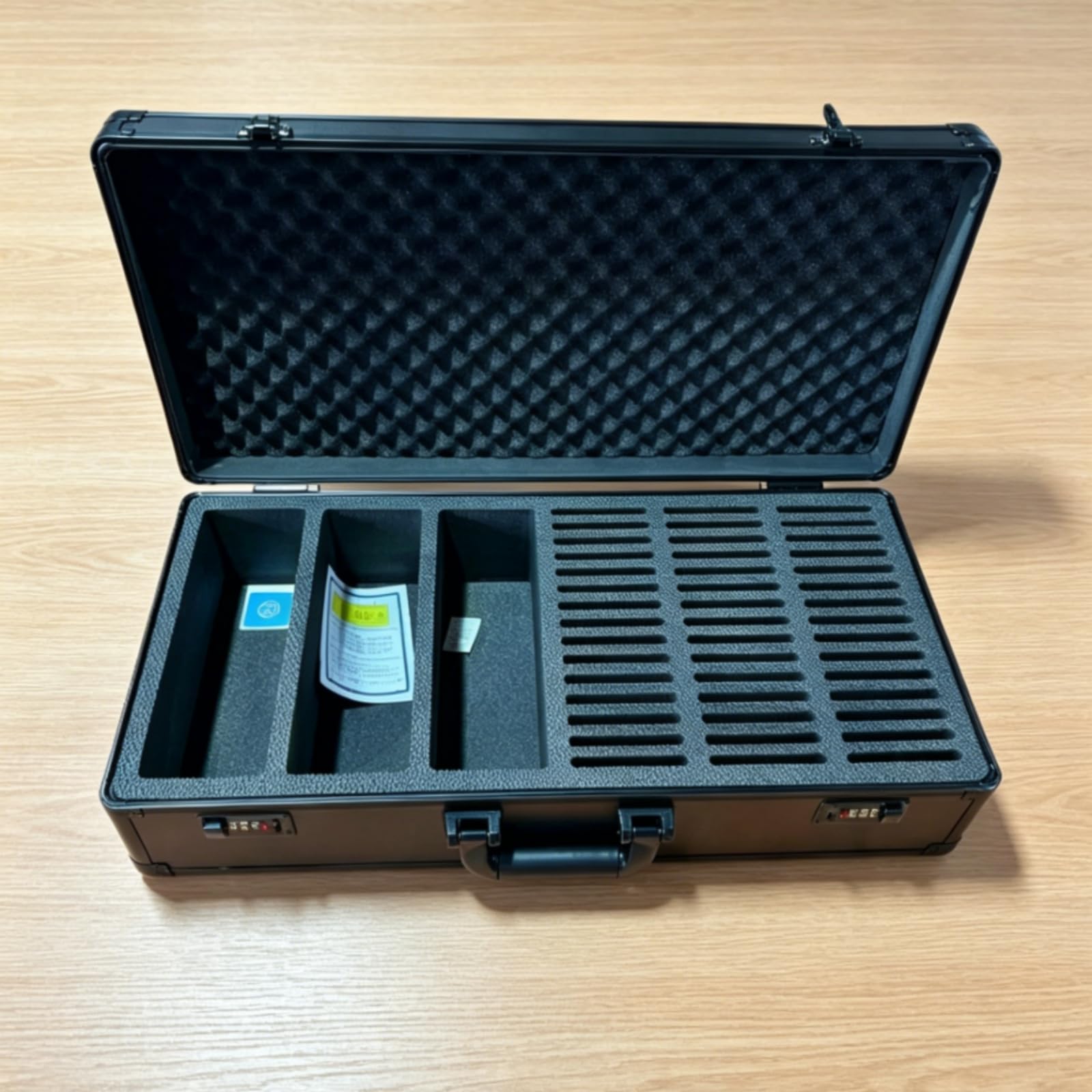 predolo Kartenaufbewahrungskoffer Sammelkarten Box Etui Koffer Hülle mit Hartem Schutzgehäuse Und Trennfächern Gegen Stöße Staub Druck für Transport, 6 Kartenfächer Mit Zahlenschloss