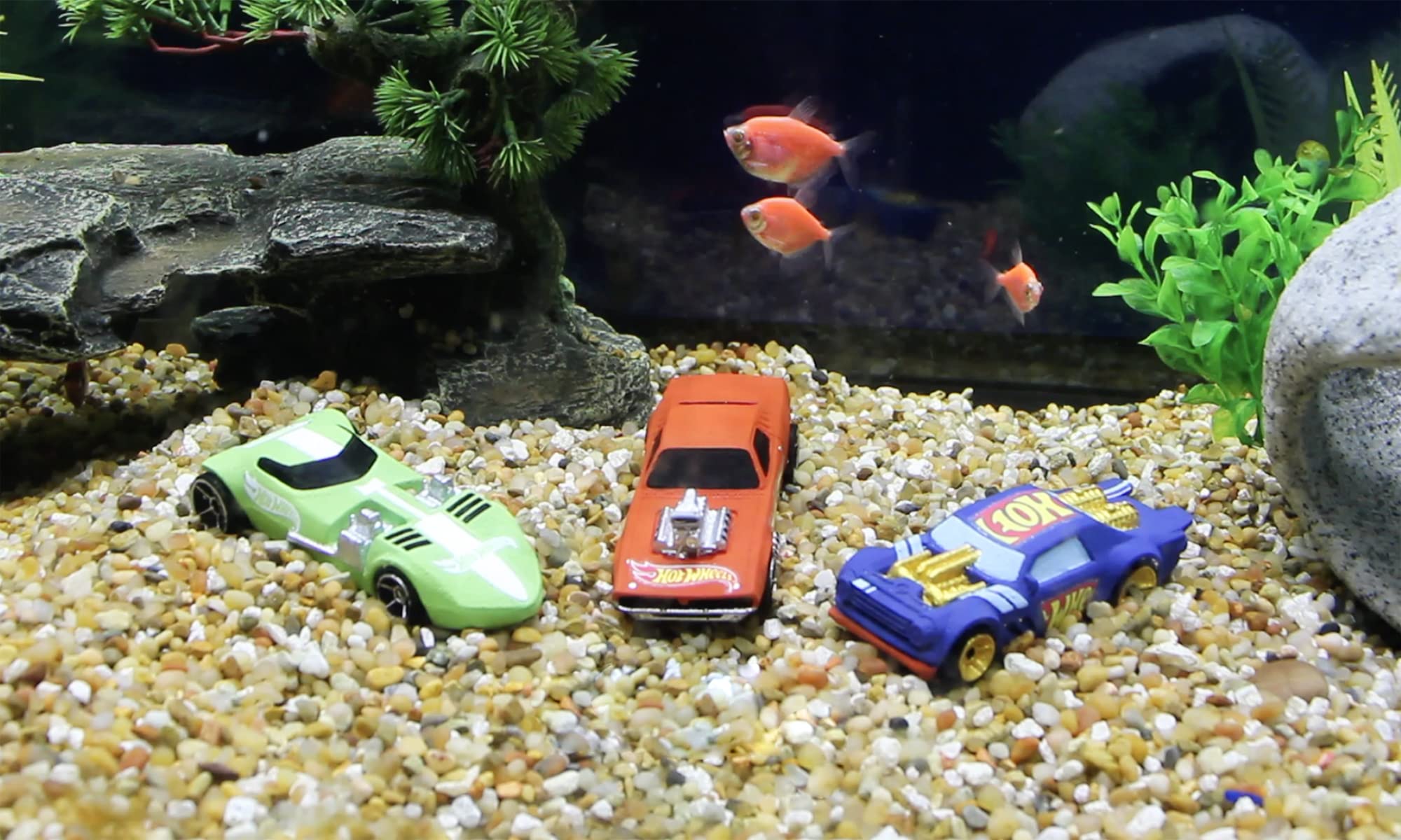 Penn-Plax Hot Wheels Cars | 3-Piece Aquarium Decoration Bundle | Fish Tank Accessories