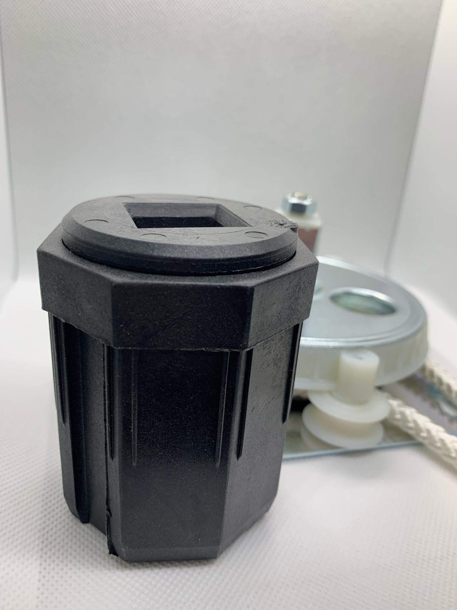 Avvolgitore a frizione MICROLIFT, lato destro avvolgitore per tapparelle microlift, argano tapparella con cordone da 1,5 mt., avvolgitore tapparella DX con calotta e guidacordone.