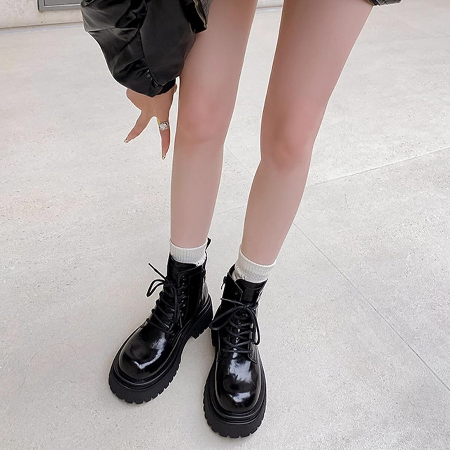 Women’s Leather Platform Combat Ankle Boots Fashion Comfort Lace-Up Round Toe Ankle Boots With Side Zipper Chunky Lug Sole Non Slip Retro Short Booties for Winter Warm