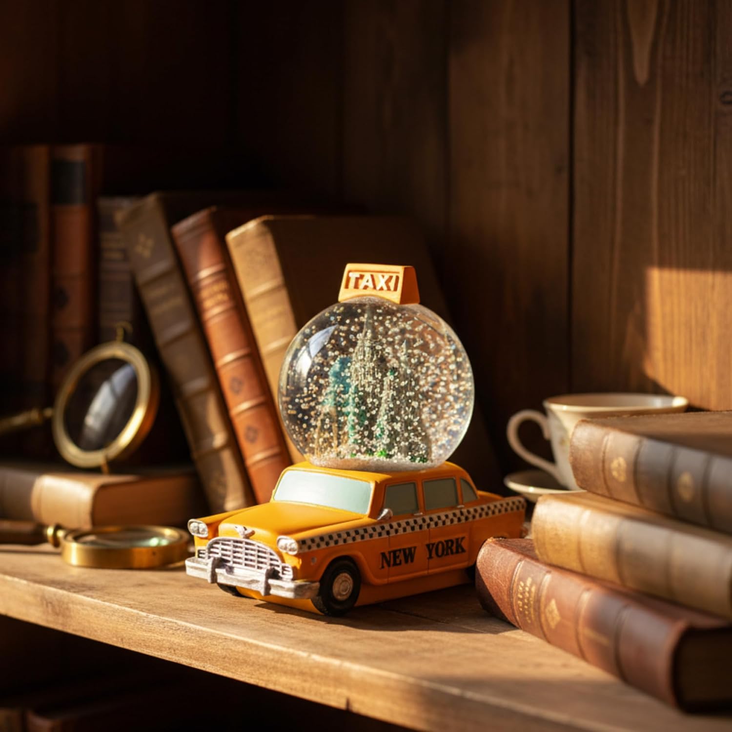 City-Souvenirs Mini NYC Taxi Snow Globe (2.5 Inches), Yellow