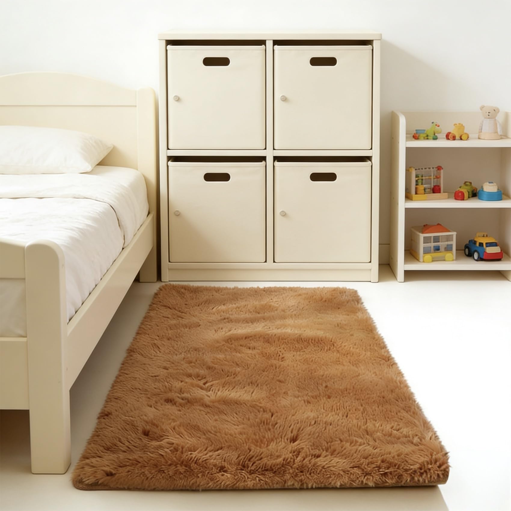 Tapis de chambre doux marron pour créer un coin lecture chaleureux