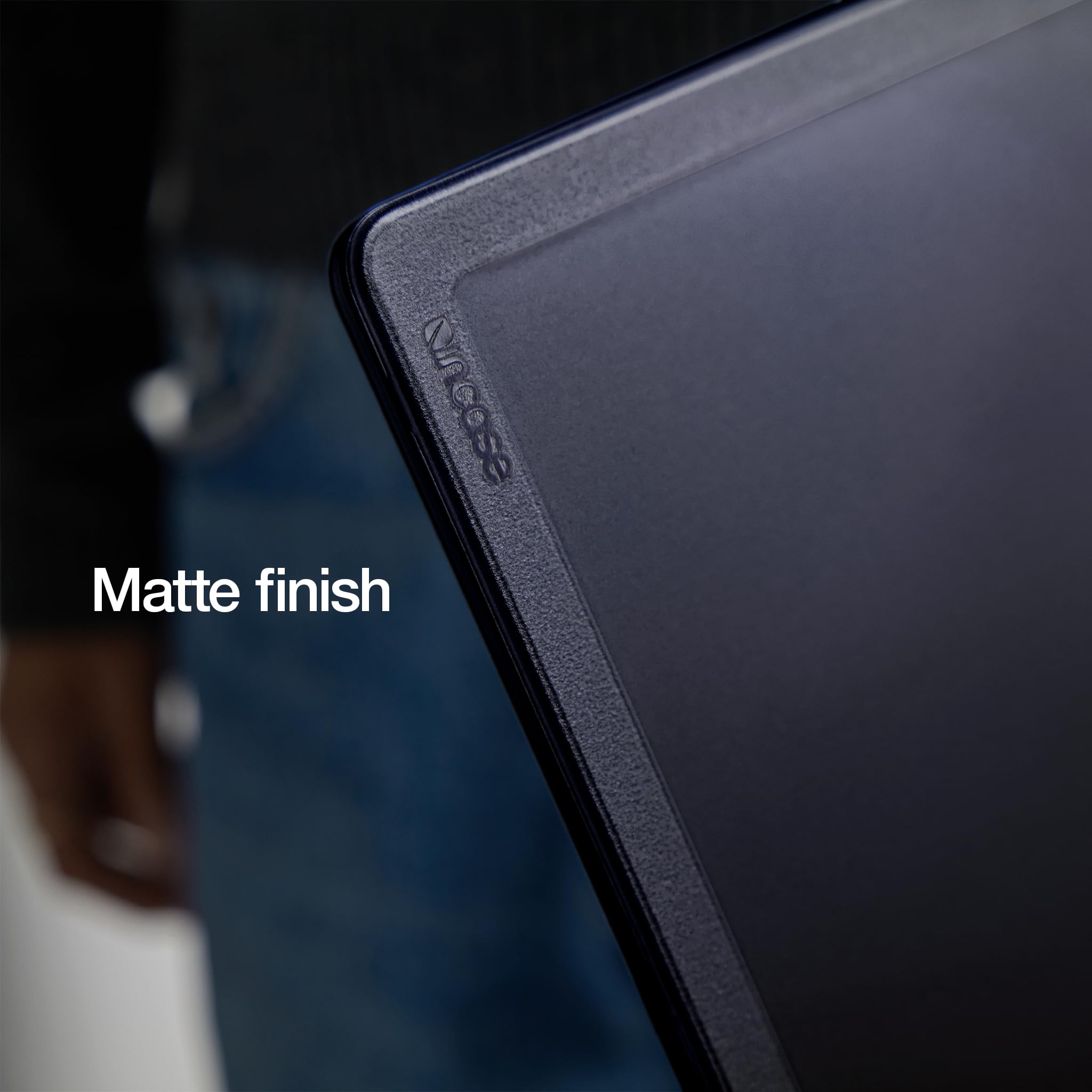 Amazon.com: Incase Edge Hardshell with Makrolon® - MacBook Air 13