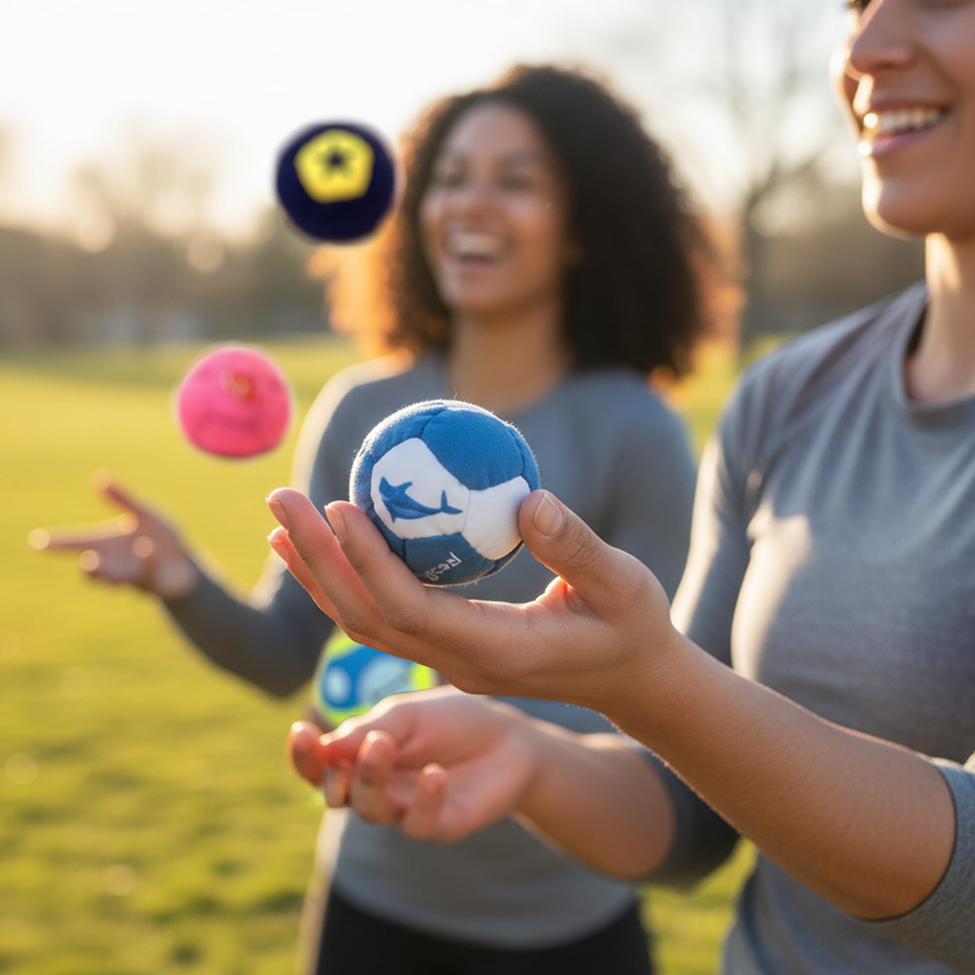 Image secondaire de Tshaka Assortiment N°2 - Lot de 4 Balles de Jonglerie Colorées