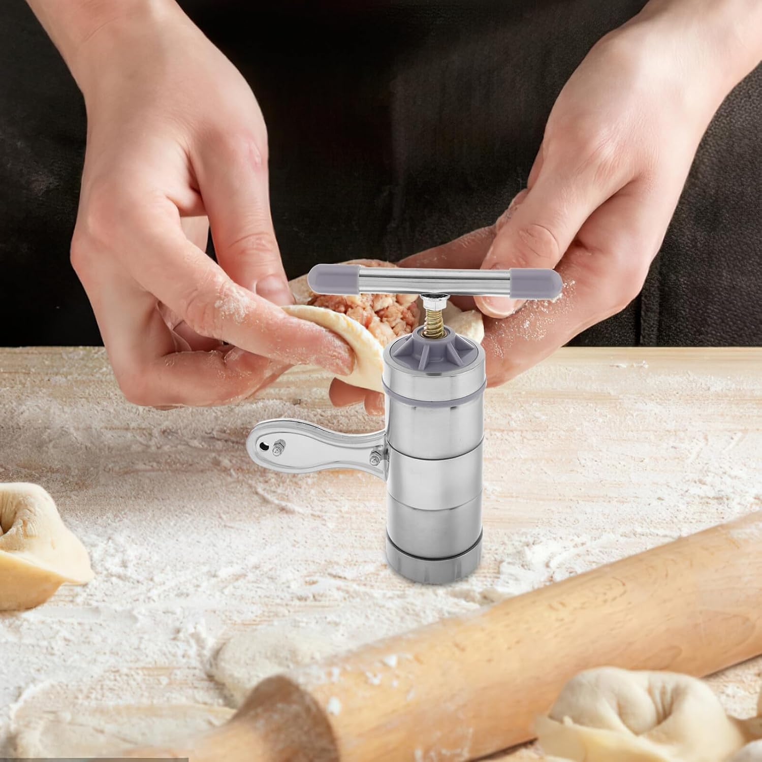Garneck Manual Noodle Maker Stainless Steel 5-blade Pasta Press Hand Operated Mini Pasta Machine for Home Use DIY Ramen Noodles Making Kit