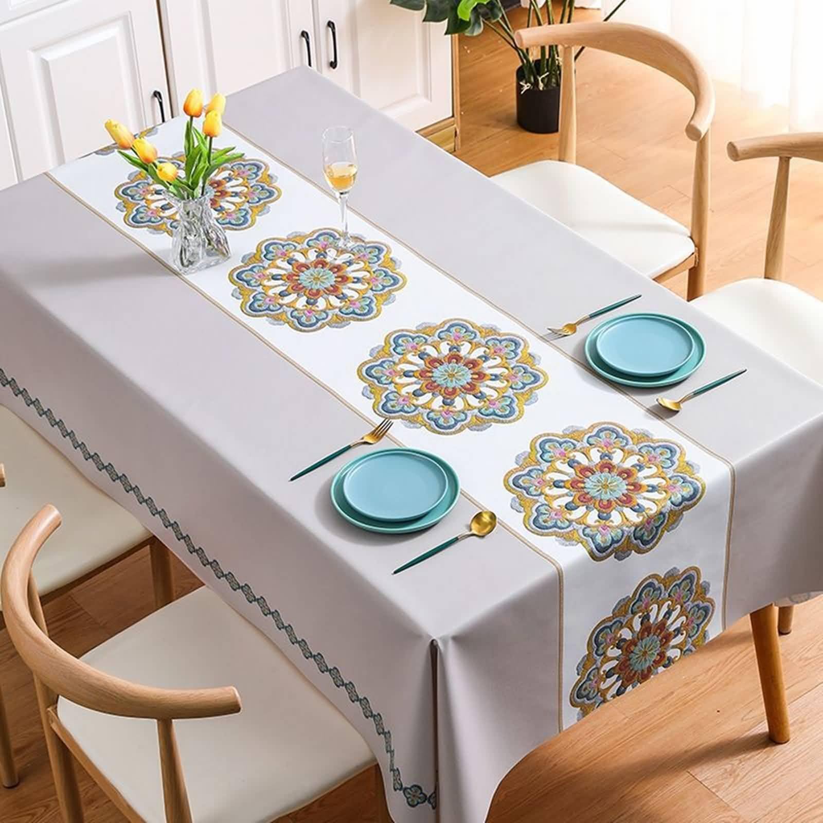 Nappe 140 x 200 rectangle aux finitions soignées pour sublimer le séjour