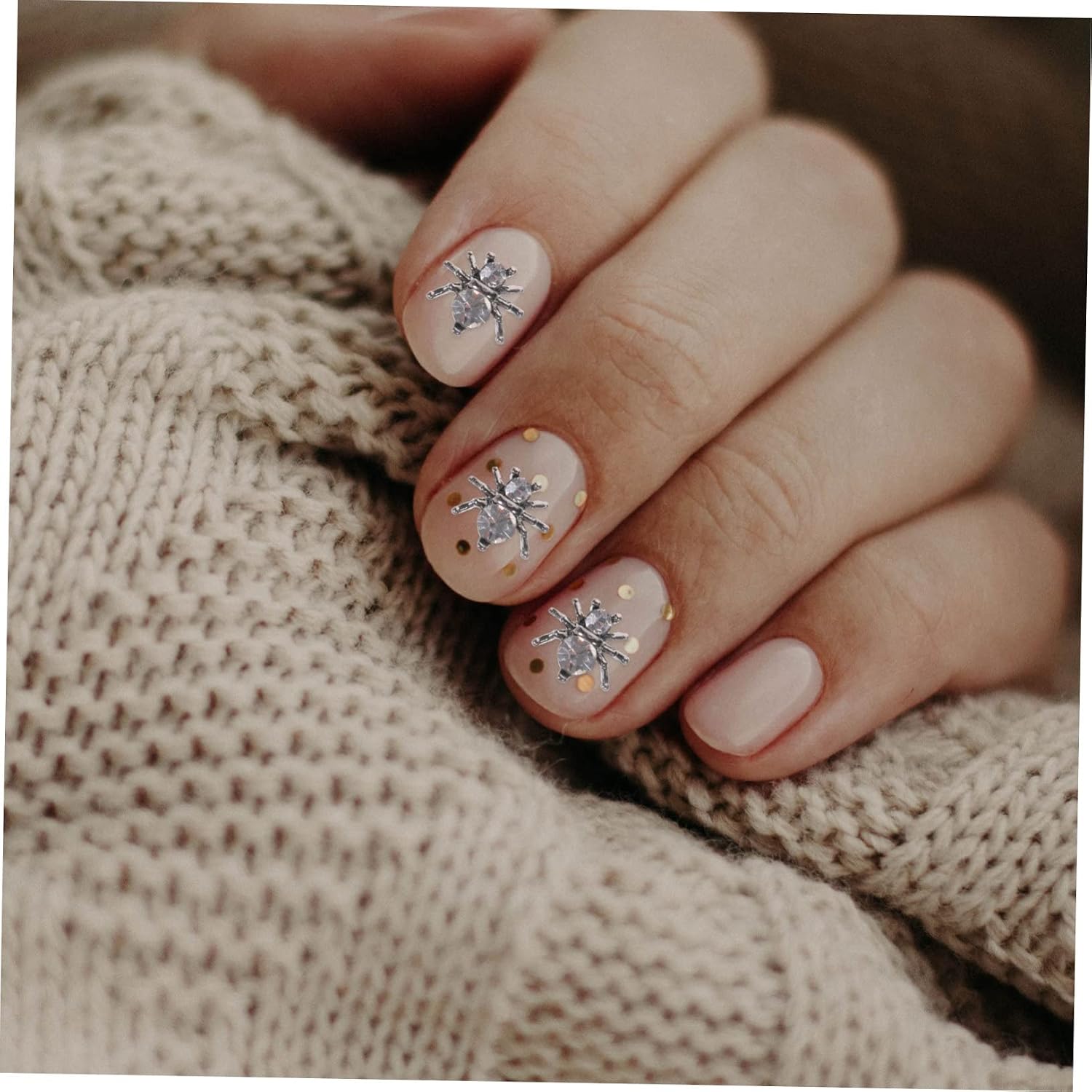 100pcs Spider Nail Charms for Women Unique Alloy Nail Decor for Halloween Parties Easy to Use Manicure Accessories