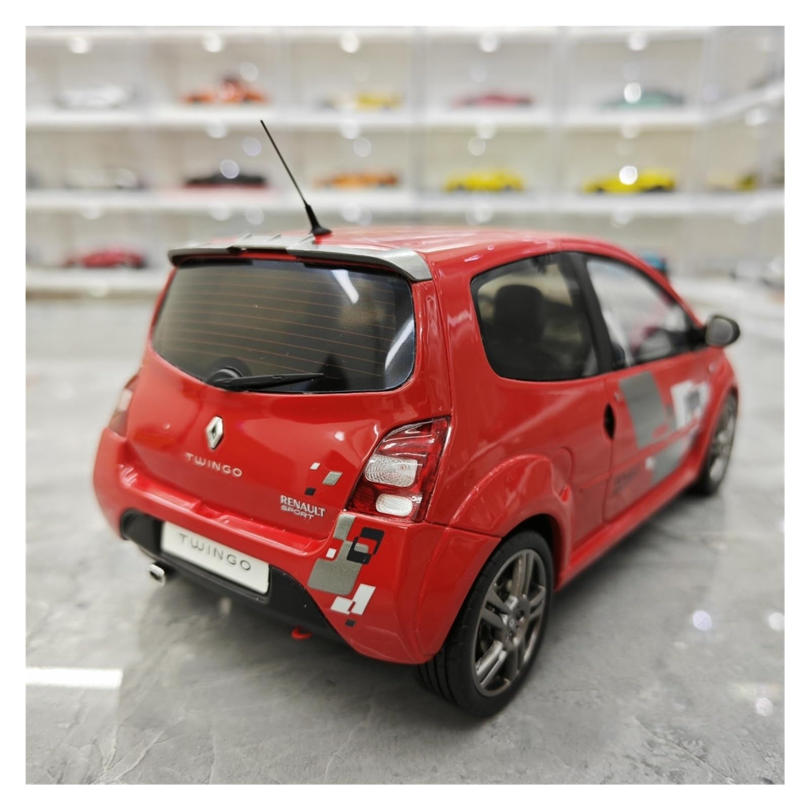 Auto Classica In Lega Ornamento In Miniatura In Resina 1:18 Per RENAULT TWINGO RS 2008 Modello Auto Classica Rossa Collezione Per Appassionati Decorativi Da Collezione