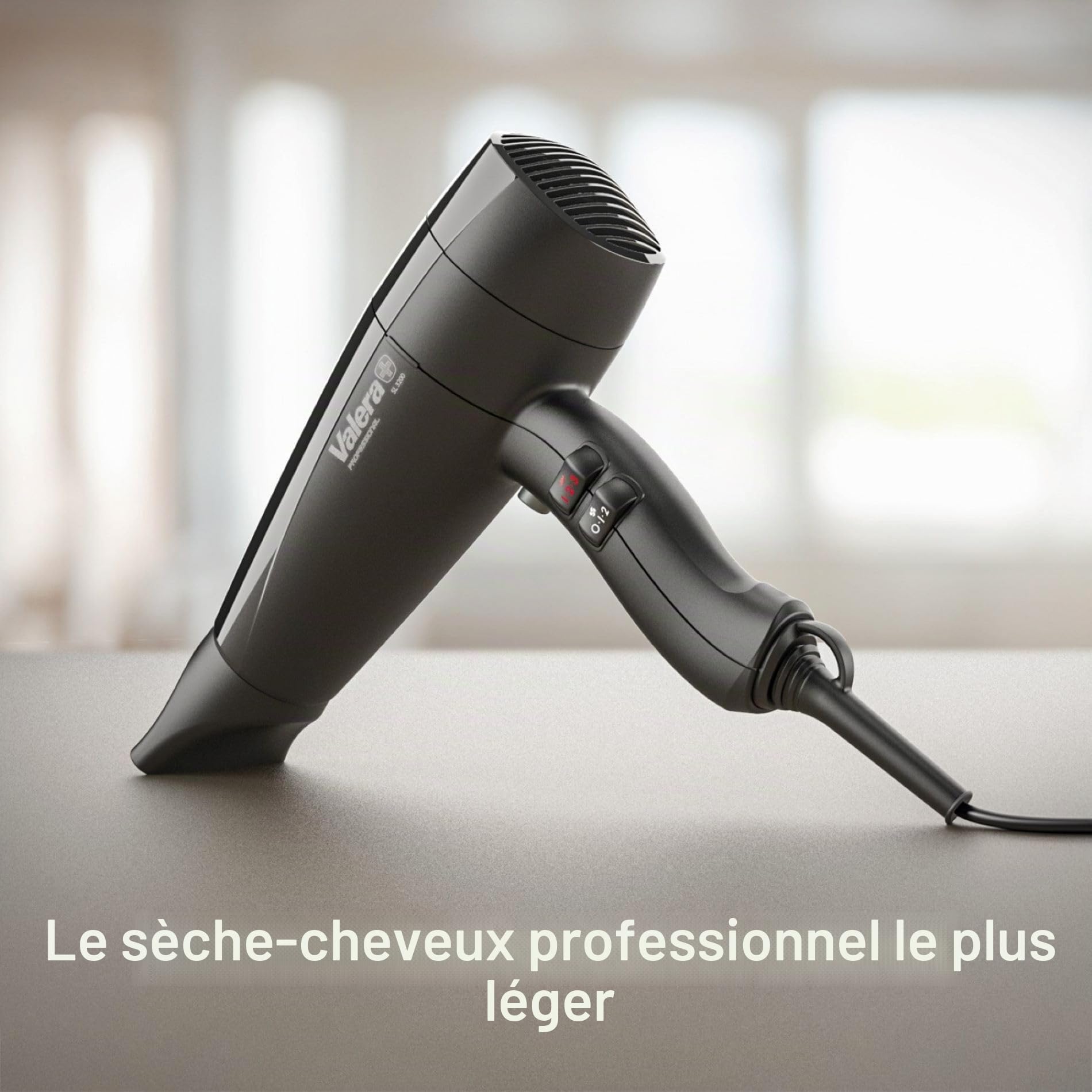 Valera, Swiss Light 3200 Sèche-cheveux professionnel léger avec 3 niveaux de température et bouton de refroidissement, filtre amovible, câble Super Flex, 1600 W, fabriqué en Suisse