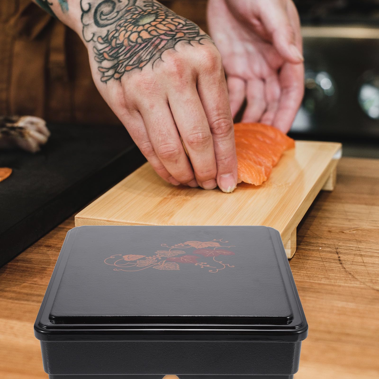 CRAFTHROU Bento Box Giapponese Rotondo in Melamina Divisori Nero | Formato Portatile, Bordi Lisci, per Casa e Campeggio, Adatto a Lavoratori e Studenti