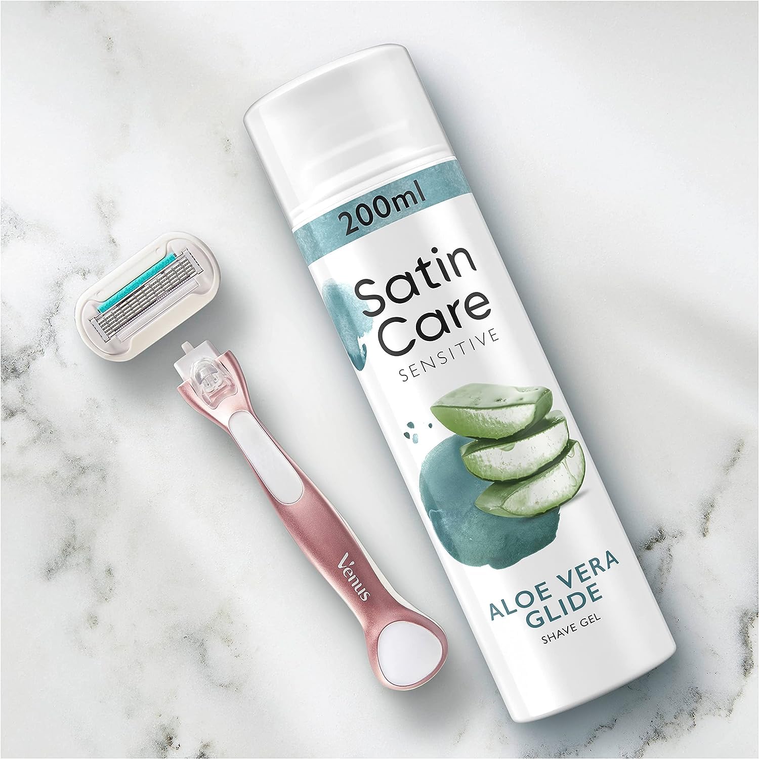 Gillette Satin Care Intimpflege Rasiergel Damen (200 ml), Gel Aloe Vera und Venus Deluxe Smooth Sensitive Rasierer Damen, Damenrasierer + 9 Rasierklingen mit 5-fach Klinge, Geschenk für Frauen