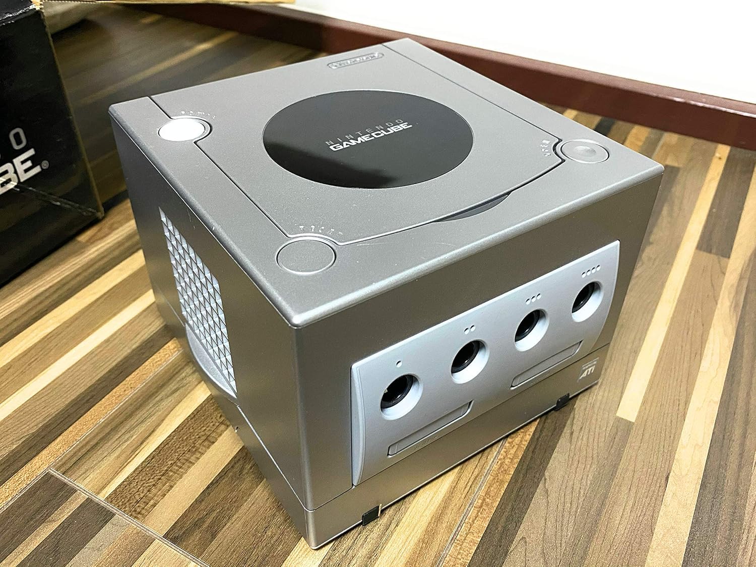 186000 現状品 Nintendo ニンテンドー ゲームキューブ DOL-001  シルバー [250611HM220108] NINTENDO|ゲームキューブ シルバー|【ハードオフ公式通販】オフモール