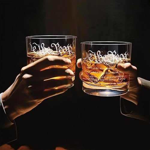 Miniatura 5 de Decantador de whisky grabado We The People, juego de decantador de whisky de 22.5 onzas líquidas con 2 vasos para licor escocés, bourbon o vino,