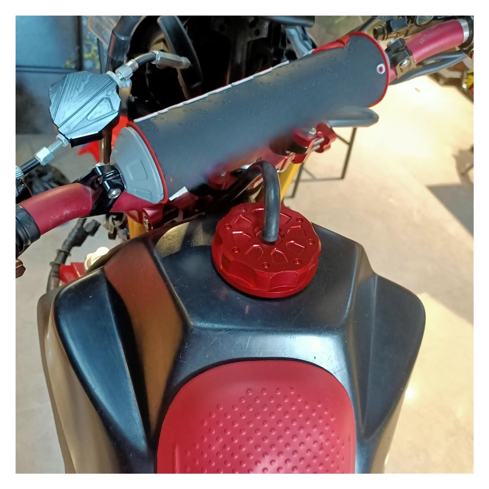 Pasuje Do Honda CRF250L CRF300L CRF 250L 300L Crf250/300L 2017-2021 Korek Wlewu Paliwa Motocykla Korek wlewu paliwa do motocykla(Red)