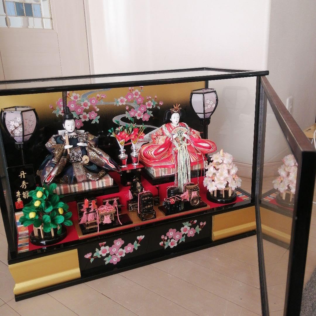 伝統的　雛人形　ケース入り　サイズ横67 縦30 高さ48　置場所選びません！ 伝統的 雛人形 ケース入り サイズ横67 縦30 高さ48