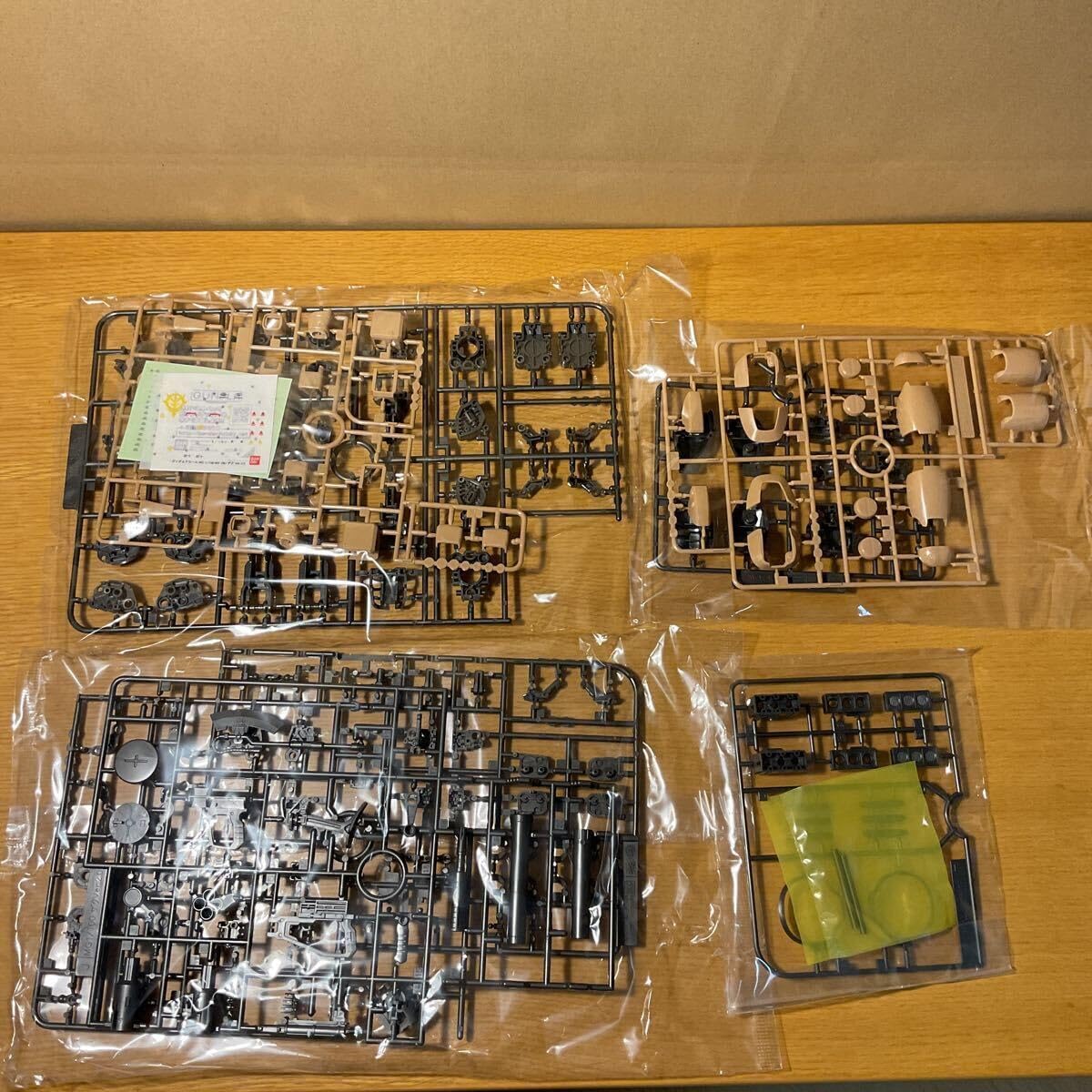Amazon.co.jp: MG 1/100 MS-06J ZAKU ザク Ver.2.0 ジオン公国軍