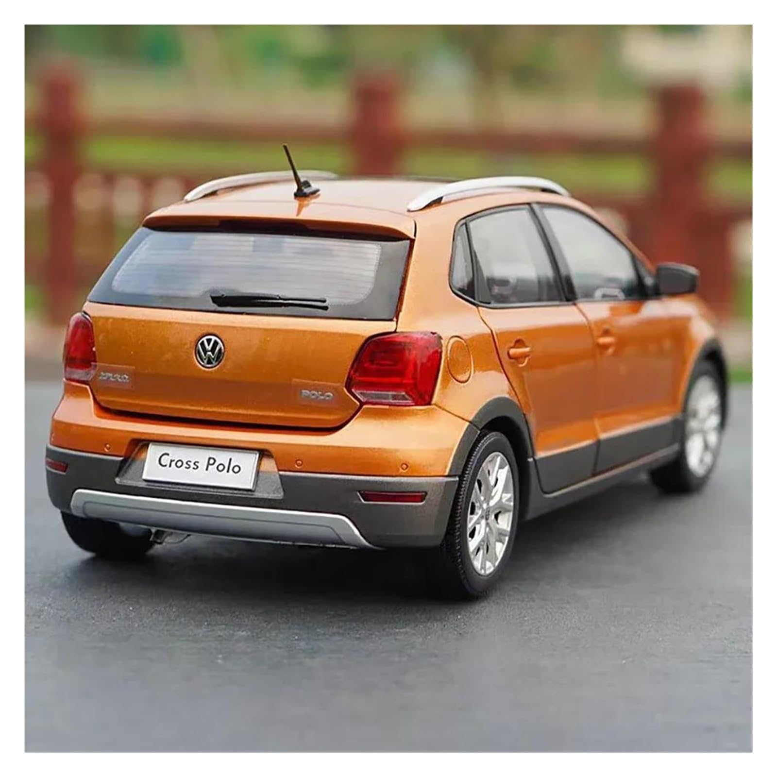 Metallo Scala Replica 1 18 Per Volkswagen New Cross Polo 2016 Modello Di Auto In Lega Con Ornamenti In Metallo Hobby Veicoli Giochi Set