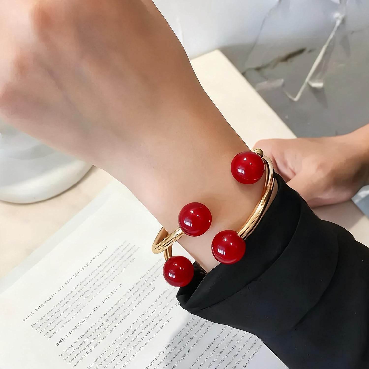 Pearl Bangle Bracelet for Women Chunky Pearls Gold Bangle Opened Bracelet Minimalist Cuff Bracelet for Women