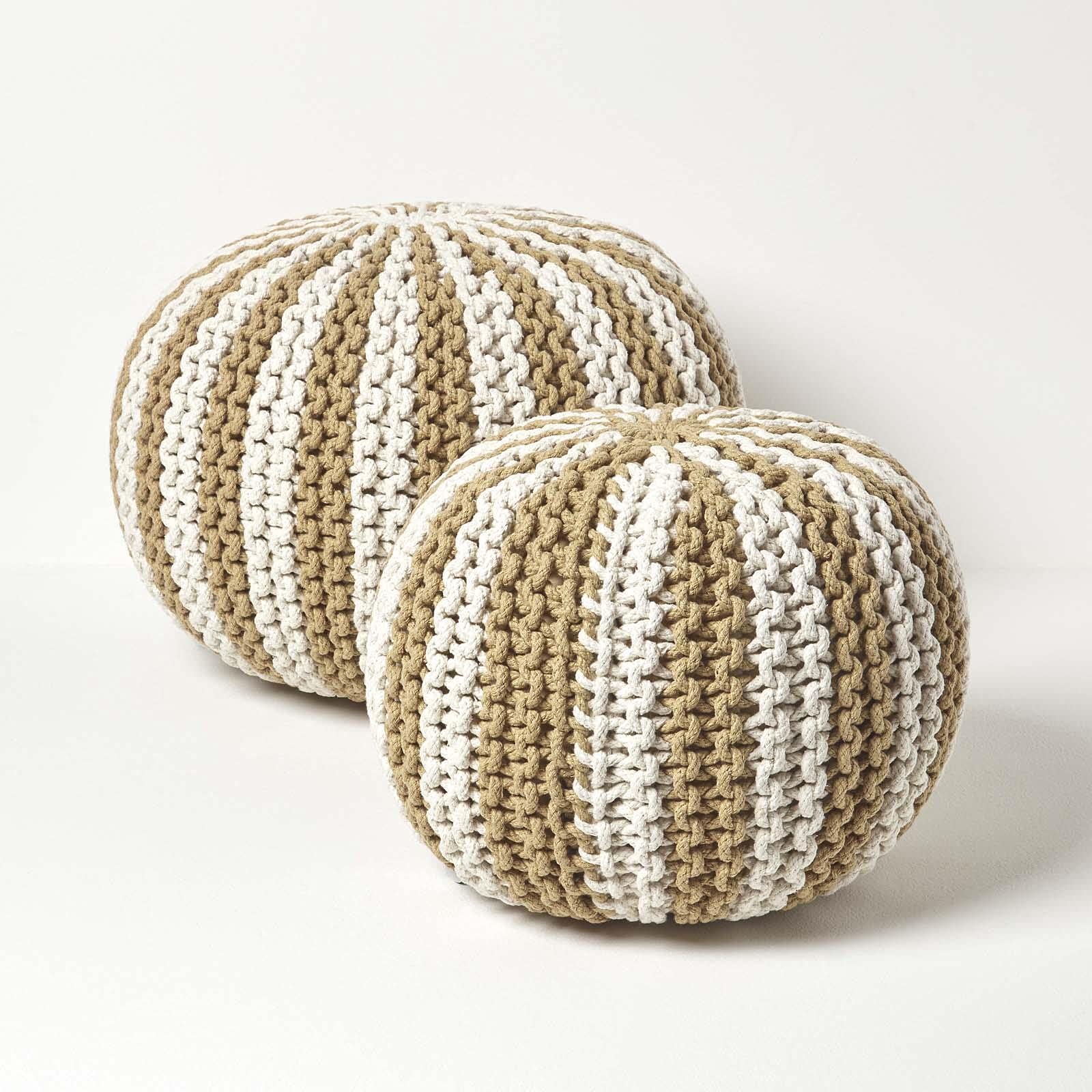 Homescapes Pouf, leinen-weiß gestreifter Strickpouf, rundes Bodenkissen 35 x 40 cm, dekorativer Fußhocker mit grob gestricktem Bezug aus 100% Baumwolle, Strickpuff/Strickhocker