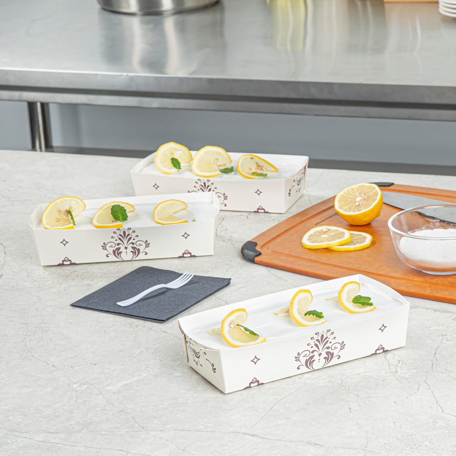 Restaurantware Baking Tray 100 Count 7.8 x 3.6 Inches 14 Ounce Disposable Paper Oven-Safe Baking Mold, Grease-Resistant Floral Design Beige Baking Molds for Cupcakes, Breads and Baking