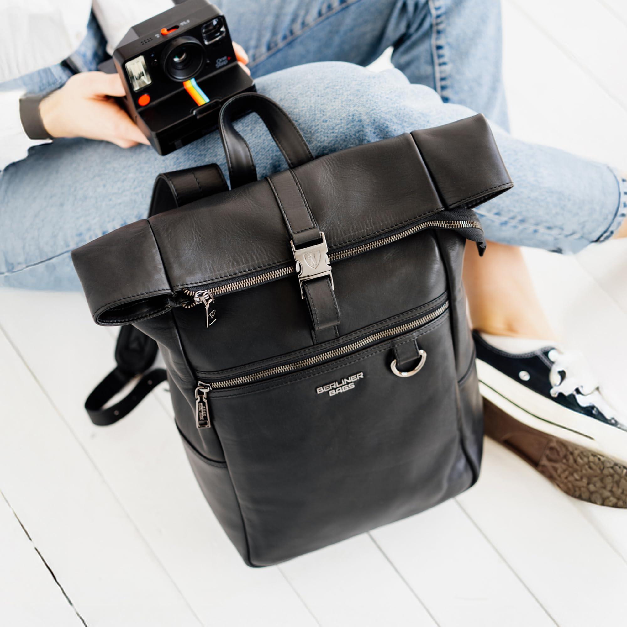 Berliner Bags Zaino Harlem in Vera Pelle, Zaino Rolltop Idrorepellente con Scomparto Laptop 15”, Zaino da Lavoro e Viaggio per Uomo e Donna – Nero