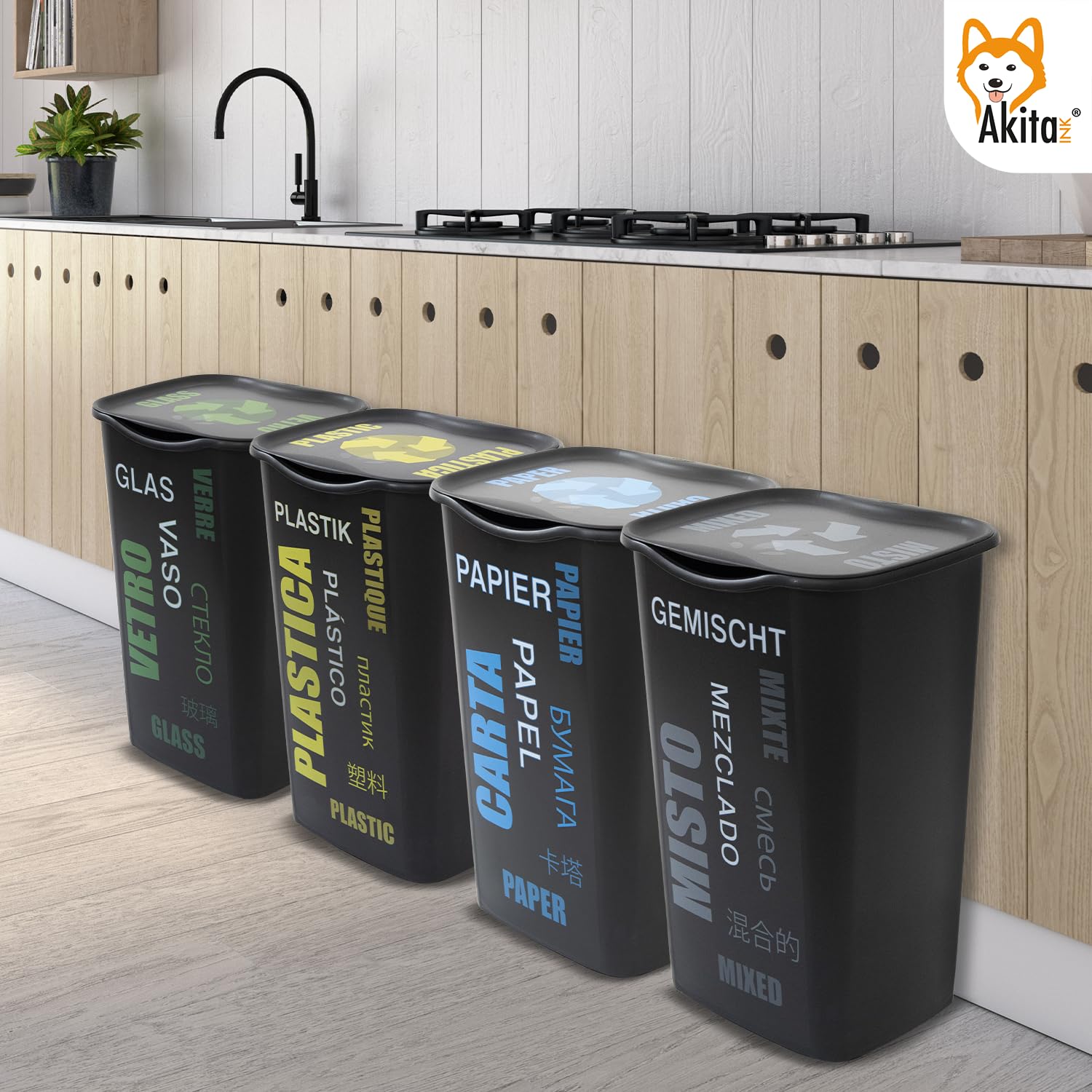AKITAInk Set 4 Pattumiere Raccolta Differenziata con Coperchio - 50 Litri - AKIPOKERDESIGN con Scritte Carta, Plastica, Vetro, Misto | Design Funzionale e Capiente