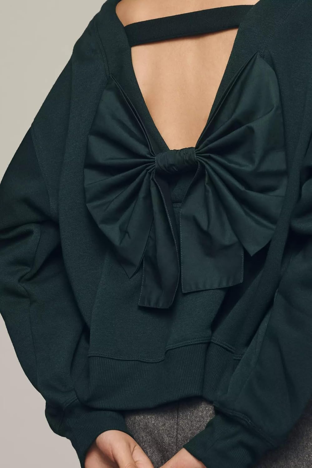 Ythomm Women Crewneck Bow-back Sweatshirt V Cutout Back Long Sleeve Fleece Pullover Tops Fall Cute Aesthetic Sweatshirts - Image 4