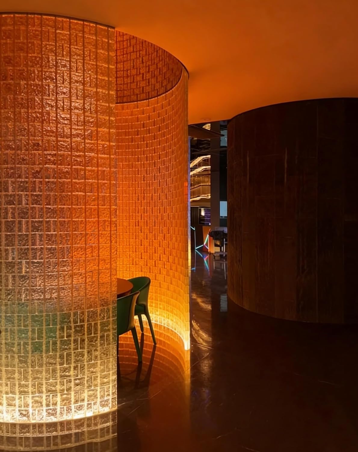 Curved Glass Brick, Stackable Arc Transparent Glass Block for Circular Wall Cylinder Construction, for Residential Commercial Indoor Outdoor Decor(D-4.2FT 7.8X3.9X1.9IN)