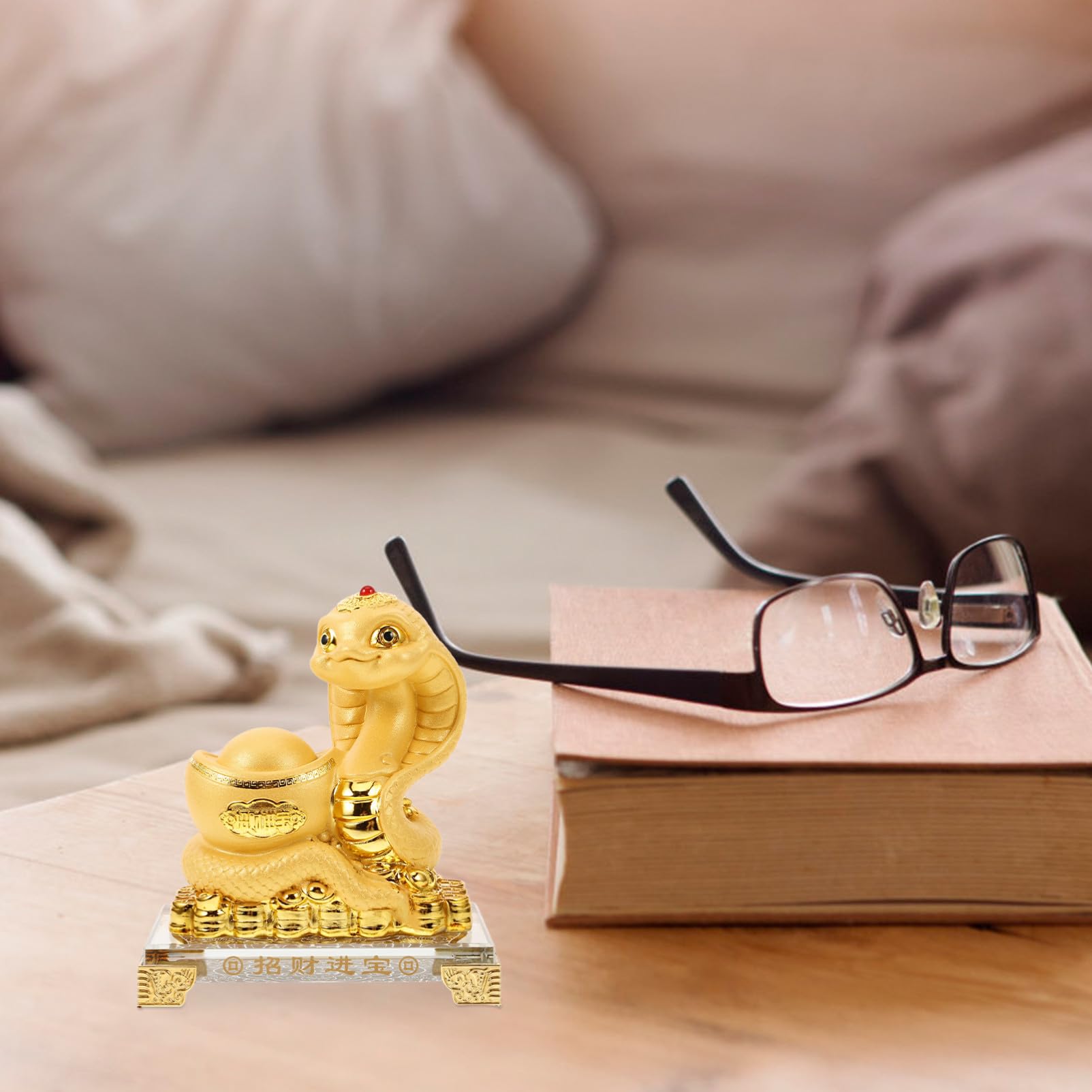 Toyvian Chinesische Tierkreiszeichen Dekorativ und Symbolisiert Glück aus Kunstharz Schlangenfigur mit Goldenen Akzenten Elegante Tischdekoration für Jahr 2025