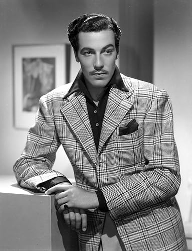 Un retrato de César Romero (8 x 10)