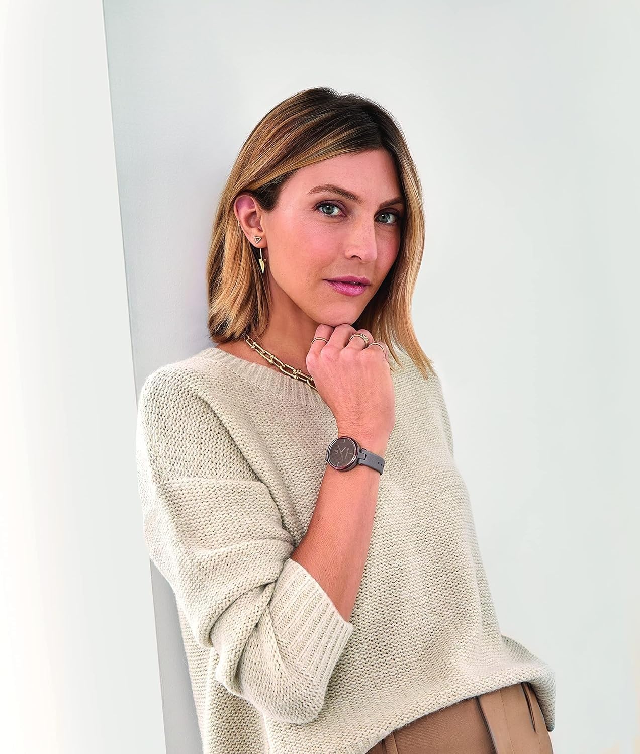 Garmin Lily Sport Montre connectée Femmes Suivi Forme santé Autonomie Longue durée Deep Orchid Bracelet Violet foncé Cadran 34 mm
