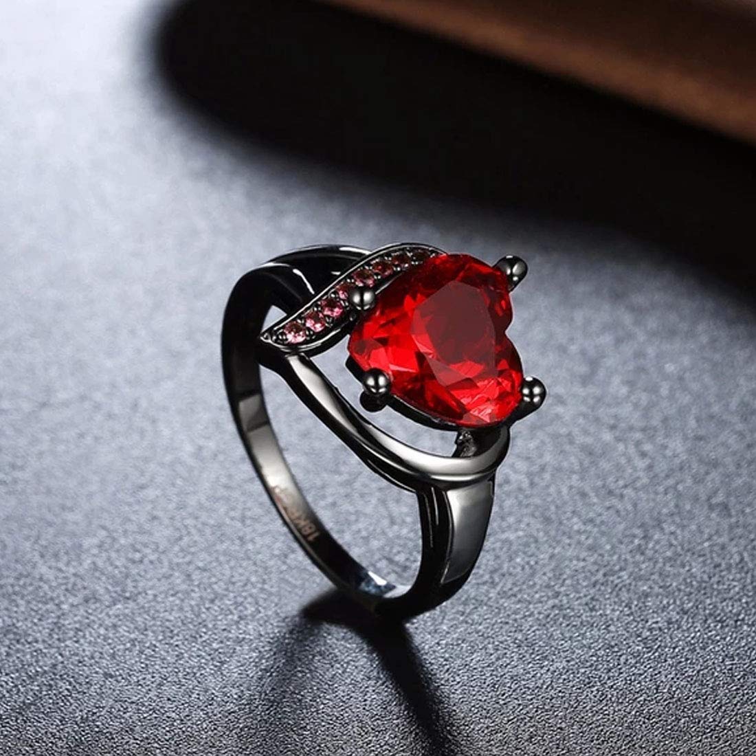 Crystal Heart Silver Ring (SMNJG-RNGG-5171)