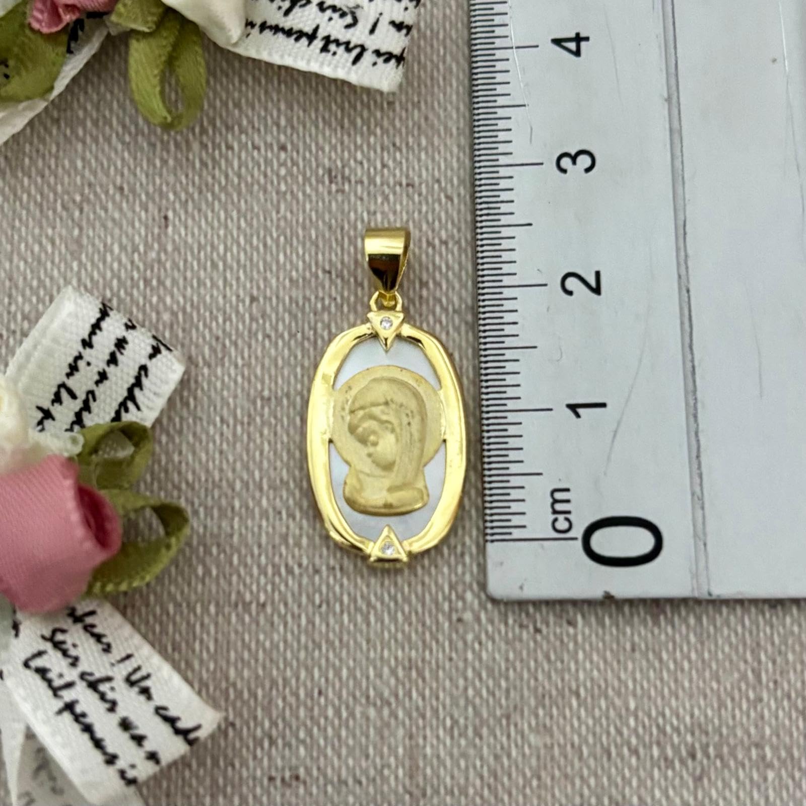 Owalny Medal y Dziewczynki, Srebro Sterling 925 pozłacane, z perłą i białymi cyrkoniami, 27x9 mm
