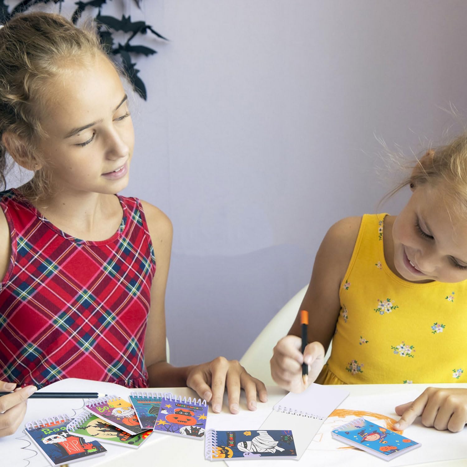 LOMIMOS Halloween-Notizblöcke, Spiralblock, Notizbuch, Mama, Kürbis, Skelett, Geist, Süßes oder Saures für Kinder, Schule, Klassenzimmer, Partygeschenke, 8 Designs, 24 Stück