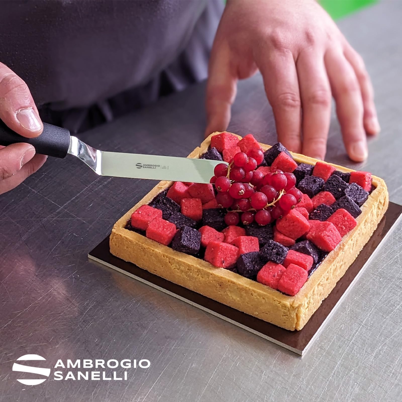 Ambrogio Sanelli - Linea Supra - Spatola di precisione retta cm 12 in Acciaio Inox di alta qualità e Manico Ergonomico in SEBS, Attrezzatura Professionale per Chef, Pasticcieri e Panificatori.