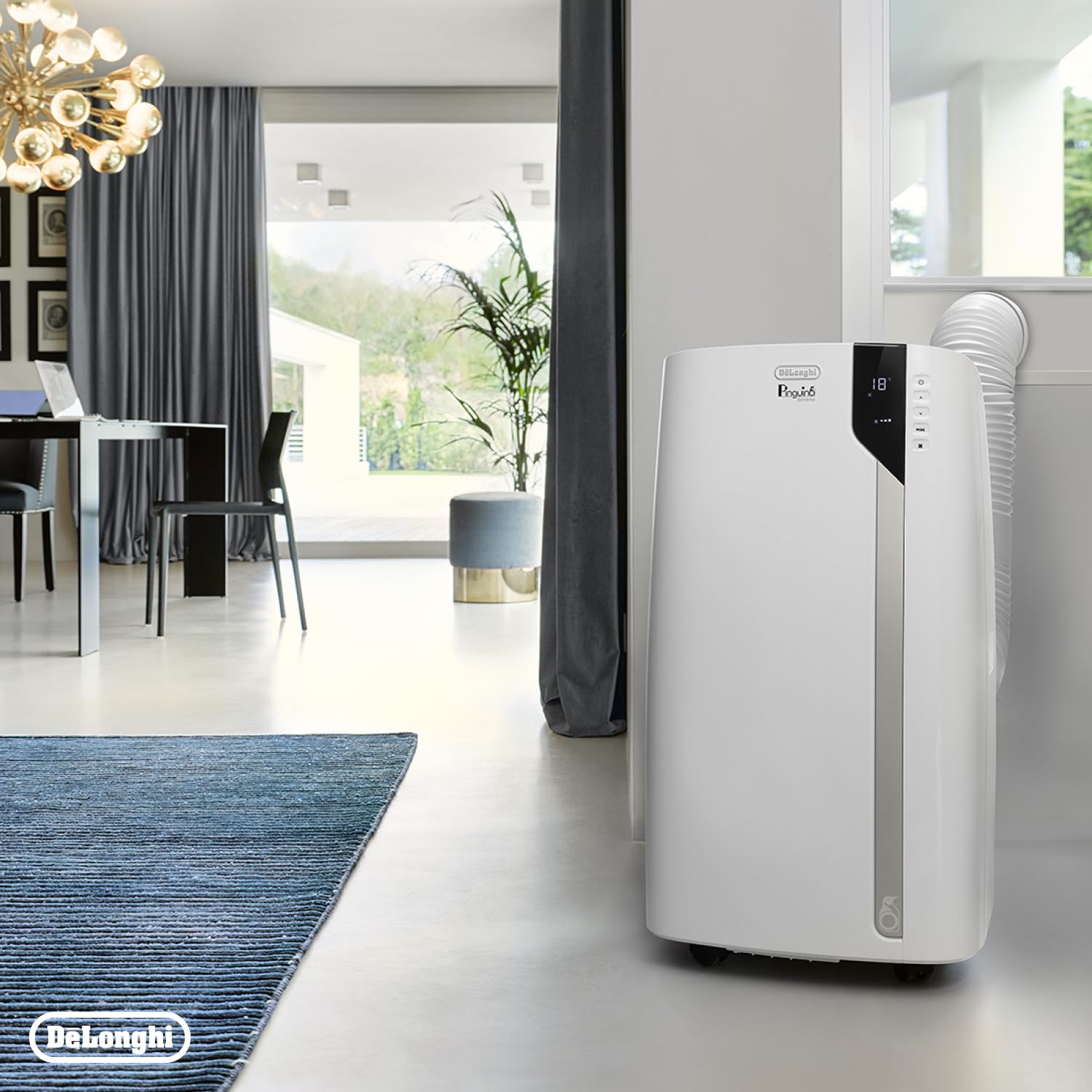 De'Longhi Pinguino Extreme - Mobiles Klimagerät, für Räume bis 33,5 m², mit Luftentfeuchter & Ventilator, 8900 BTU, Leiser Betrieb, Eco-Real-Feel, 24h-Timer, Energieeffizienzklasse A+ (PACEX93)