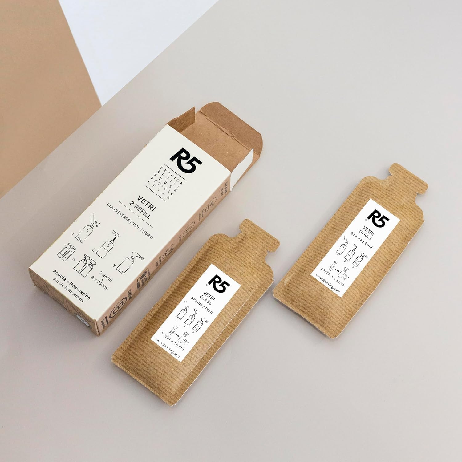 R5, Multipack 12 Refill Vetri, Detergente Vetri, Ideale per la Pulizia di Vetri, Cromature e Cristalli, Fragranza Acacia e Rosmarino, Made in Italy