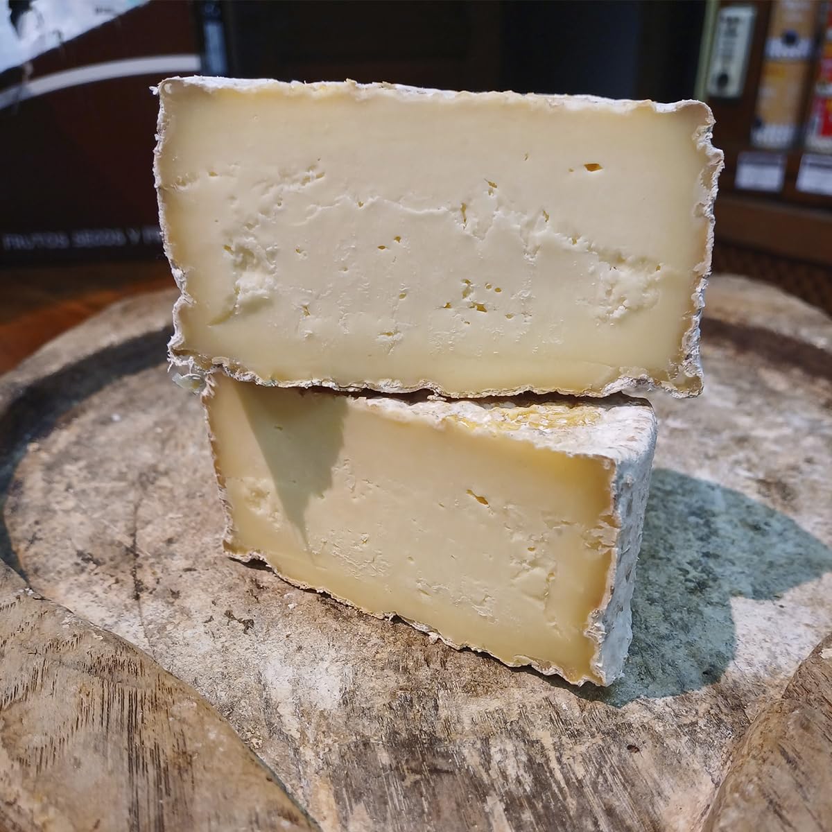 LA HUERTONA Queso Asturiano HAYEDO de leche pasteurizada de vaca, 400 gr., Origen Asturias, Envasado al vacío