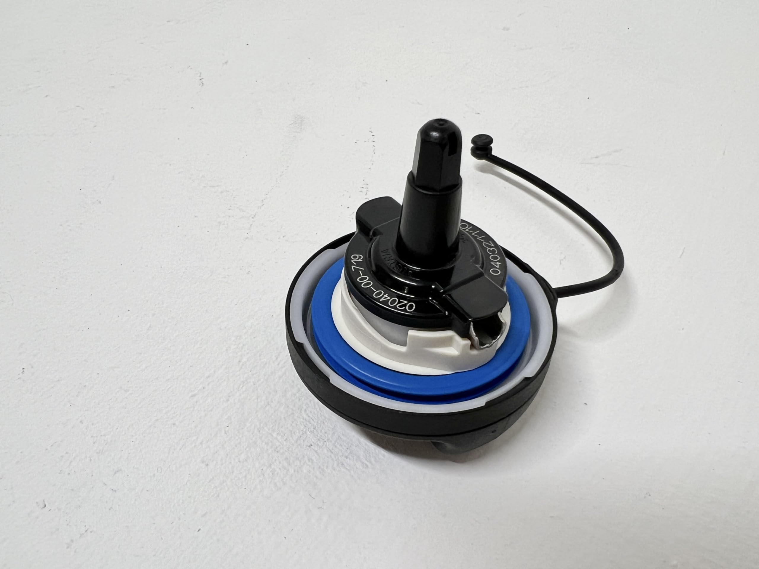 Amazon.com: GAS TANK FUEL CAP RANGE 03-12 LR011468 RE1N : Automotive