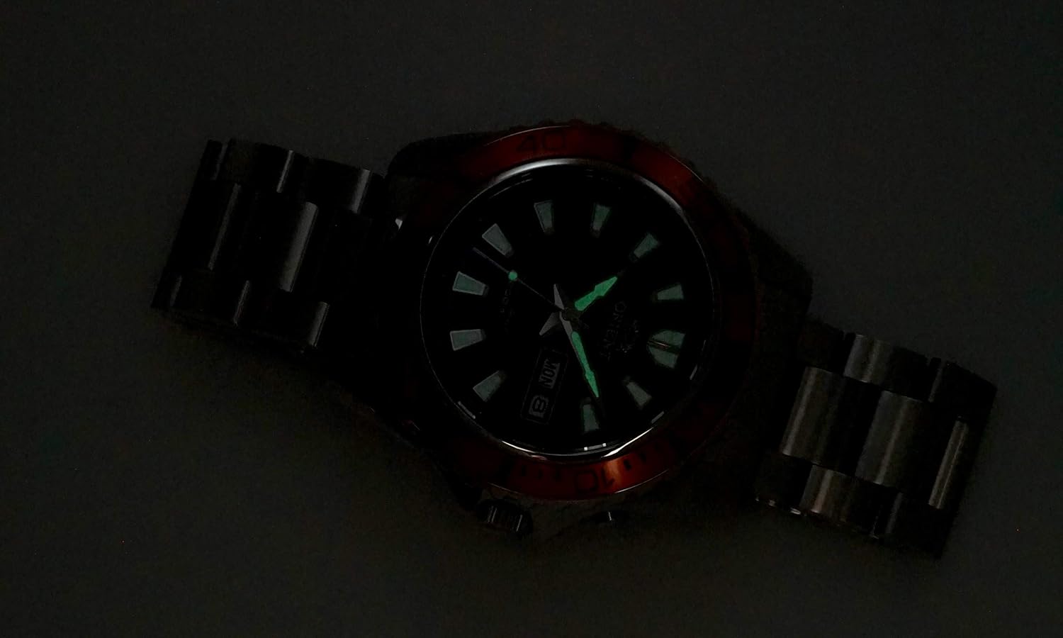 ORIENT 自動巻き時計 ブラック/オレンジ 200m防水　マコxl Amazon | ORIENT 'MAKO XL' 200m ダイビング スポーツ