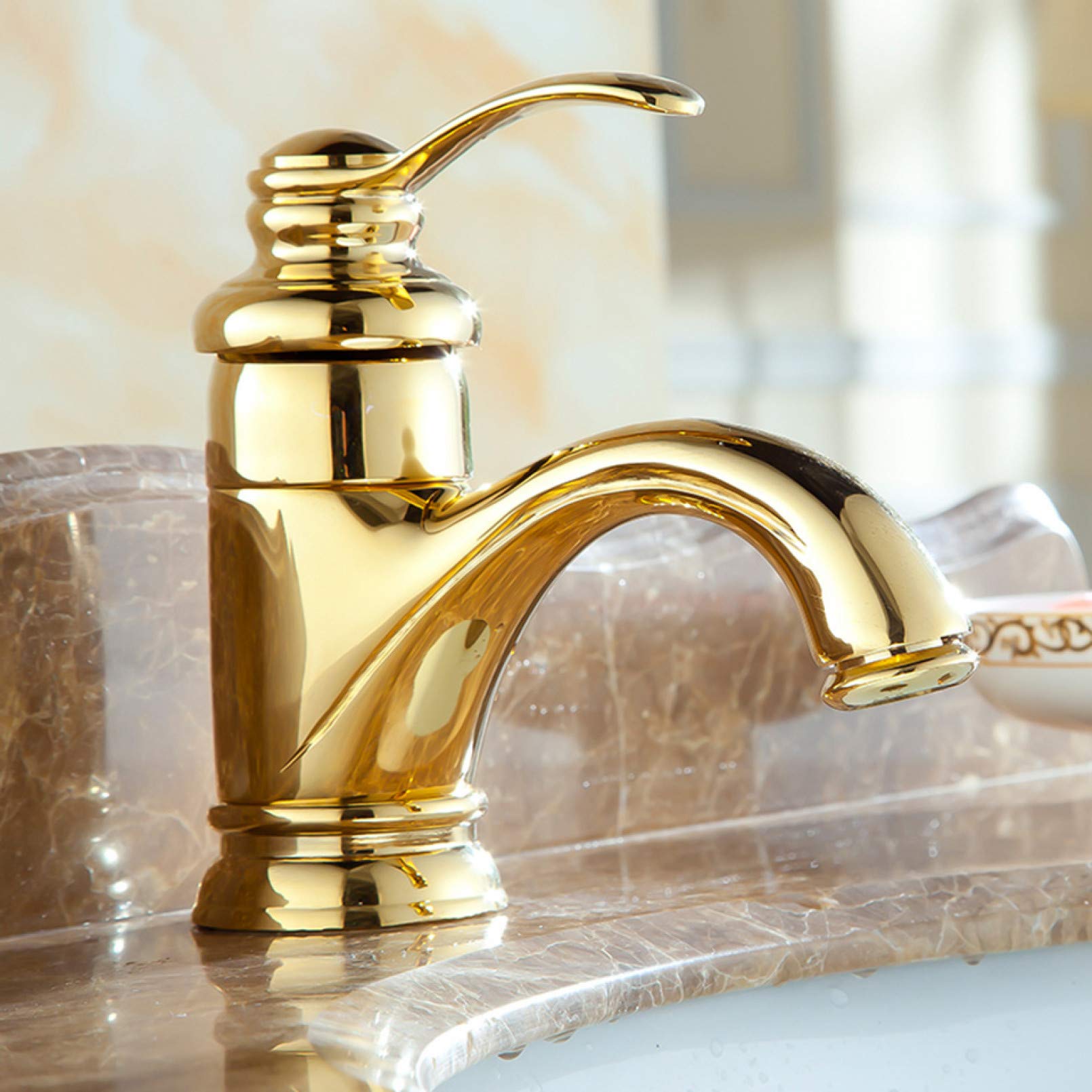 Mitigeur chaud et froid style antique pour créer une salle de bain rétro