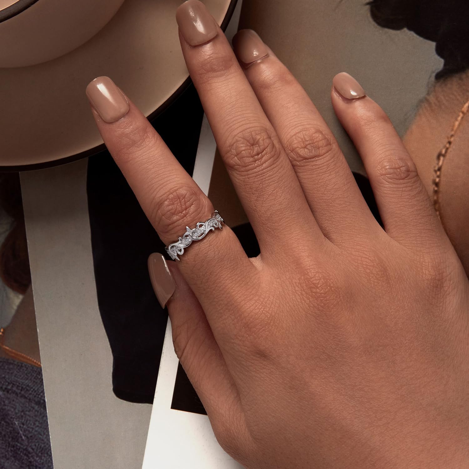Filigraner Ring aus Sterlingsilber mit Zirkonia und CZ für Damen