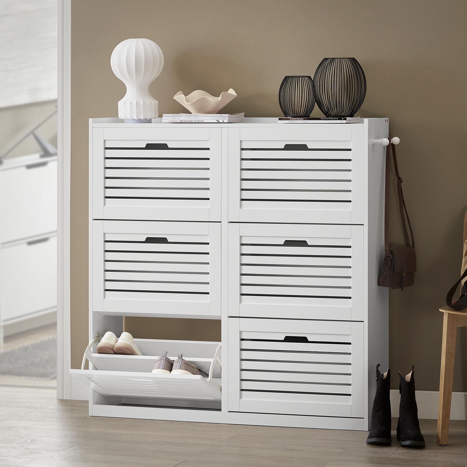SoBuy Meuble à Chaussures à 6 Abattants, Meuble de Rangement à Chaussures, Armoire à Chaussures Coffre de Rangement avec 2 Crochets, Grande Capacité pour Entree, Couloir, 115x30x112 cm, FSR145-W