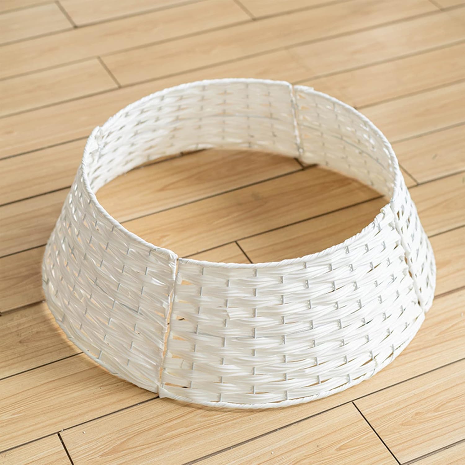 belupai Wicker Christmas Tree Skirts Collar Rings, Artificial Rattan Christmas Tree Skirt Stand Farmhouse Xmas Tree Collar for Artificial Christmas Trees Decoration(White,S)